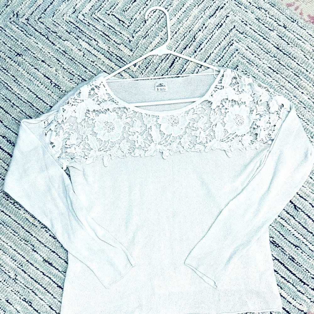 Woman’s O’Neill Top, Lace Detail, Off White Sweater EUC, Small